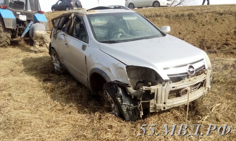 В ДТП под Омском погиб водитель опрокинувшегося автомобиля.jpg