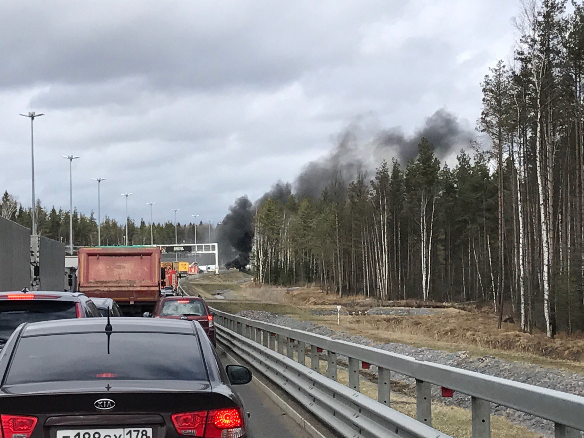 На ЗСД после аварии сгорел автомобиль (3).jpg