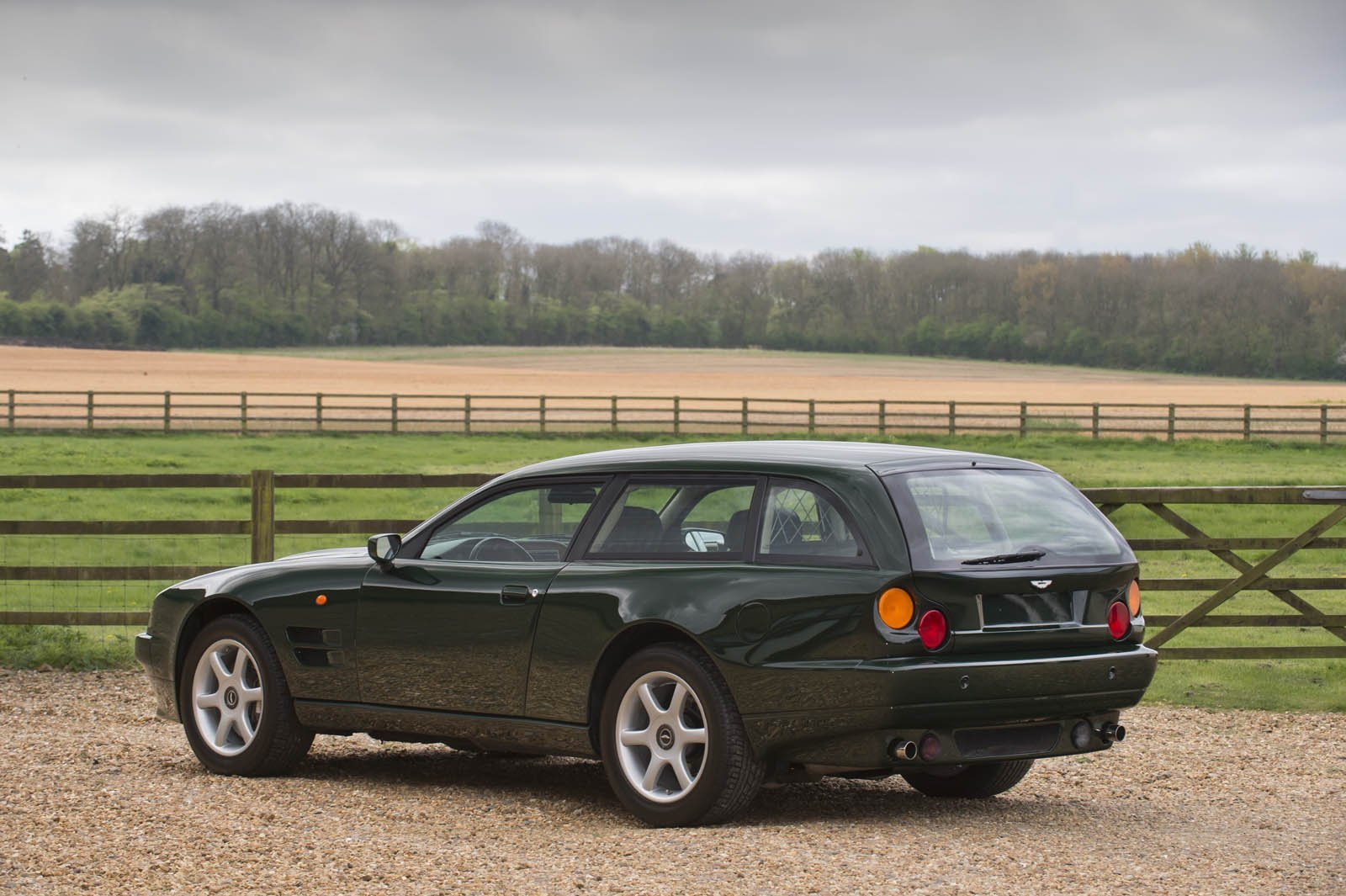 Купеобразный Aston Martin V8 Sportsman будет продан на аукционе Купеобразный Aston Martin V8 Sportsman будет продан на аукционе (2).jpg
