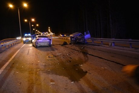 В ДТП в Ханты-Мансийске погиб водитель ВАЗа В ДТП в Ханты-Мансийске погиб водитель ВАЗа (3).jpg