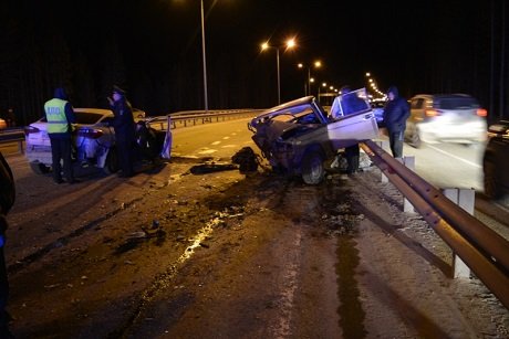 В ДТП в Ханты-Мансийске погиб водитель ВАЗа В ДТП в Ханты-Мансийске погиб водитель ВАЗа (1).jpg