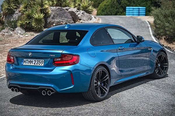Появились фотографии обновленного купе BMW M2 (2).jpg