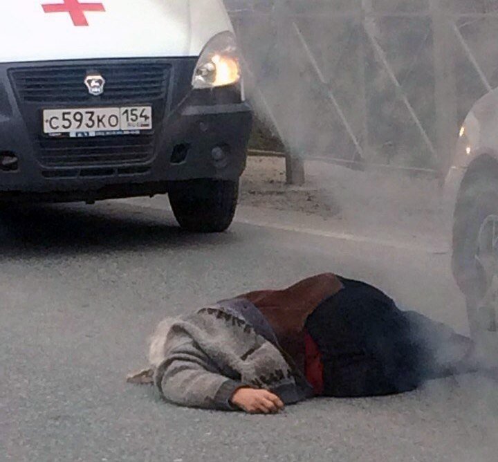 Под Новосибирском Toyota насмерть сбила женщину.jpg