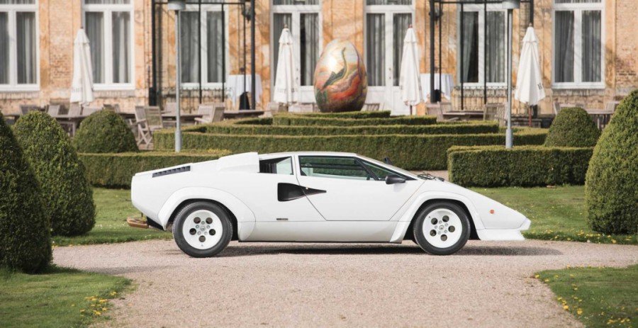 Lamborghini Countach 5000 с золотыми вставками продадут на аукционе (1).jpg