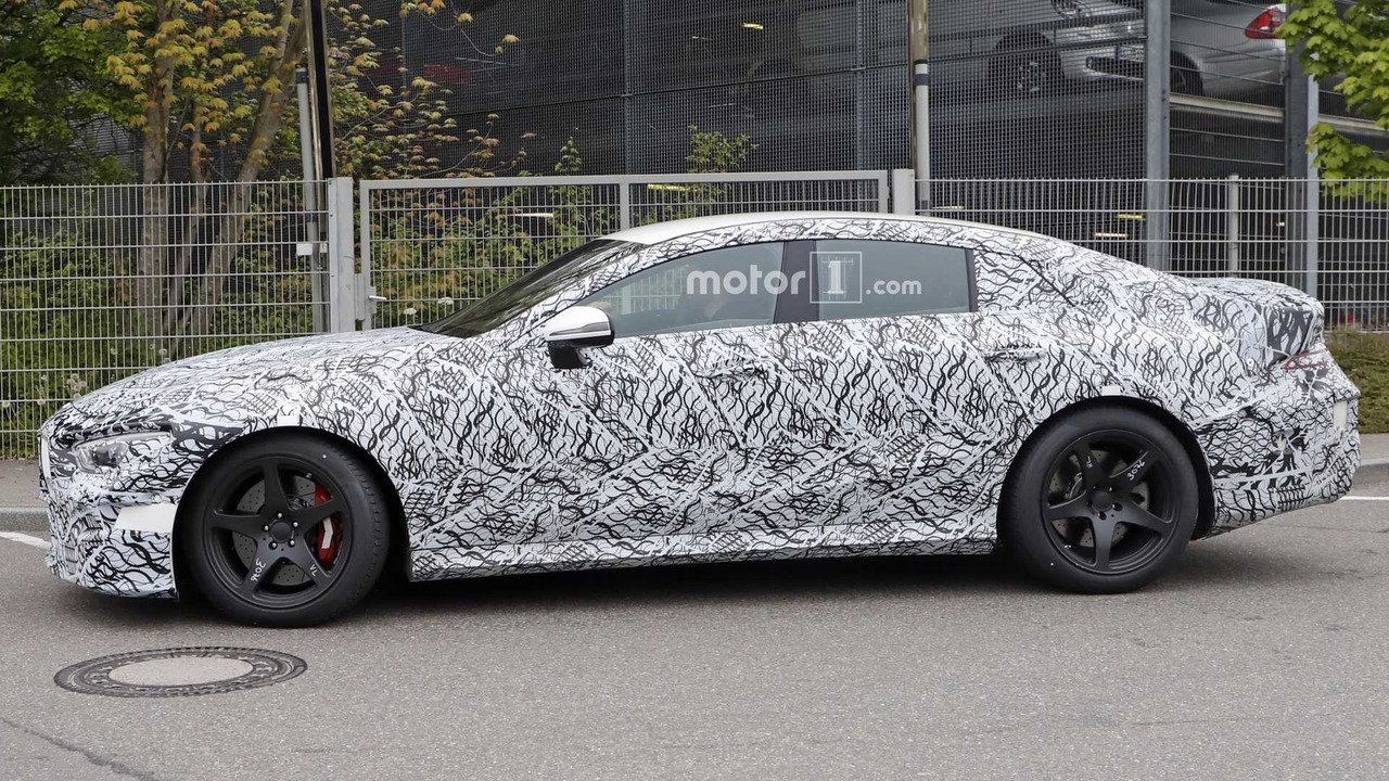 На тестах снова замечен седан Mercedes-AMG GT (3).jpg