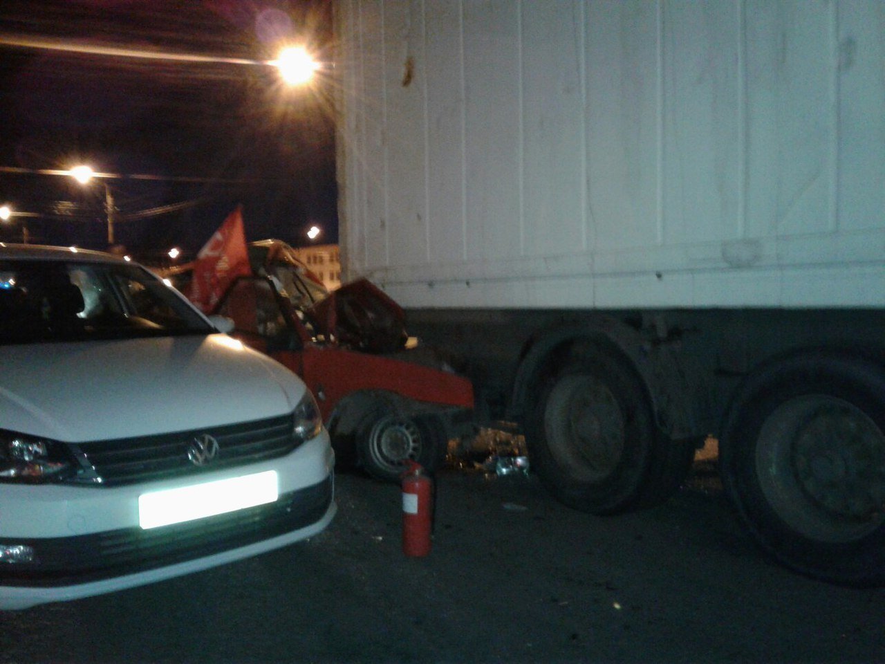 В ДТП на Обводном в Петербурге погиб водитель ВАЗа В ДТП на Обводном в Петербурге погиб водитель ВАЗа (6).jpg