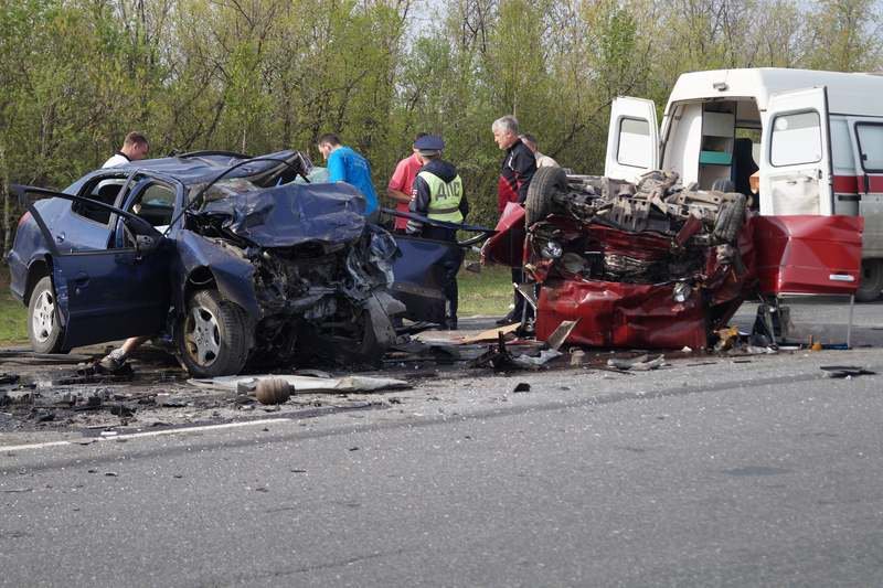 В страшном ДТП под Сызранью погибли три человека.jpg