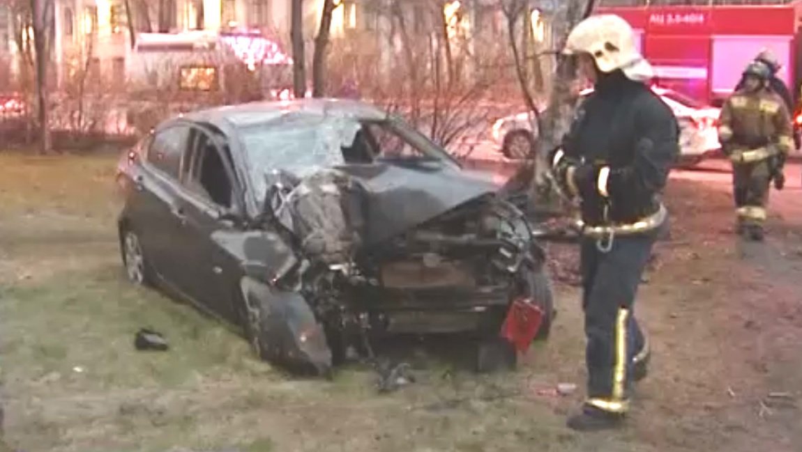 В Петербурге три угонщика такси попали в ДТП.jpg