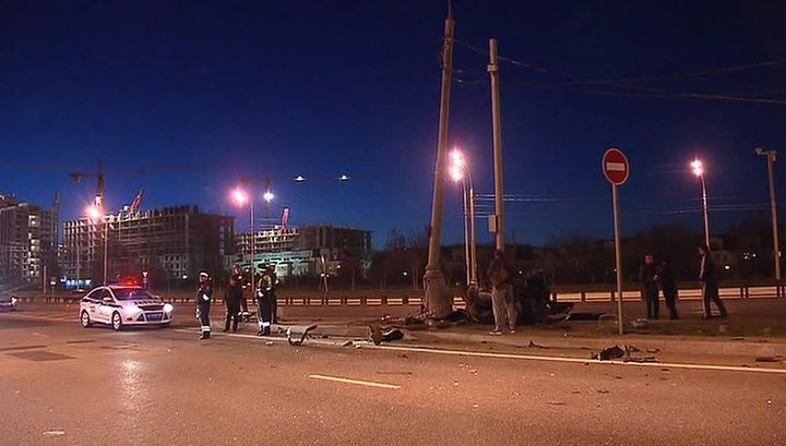 В Москве в ДТП со столбом погибли три человека В Москве в ДТП со столбом погибли три человека.jpg