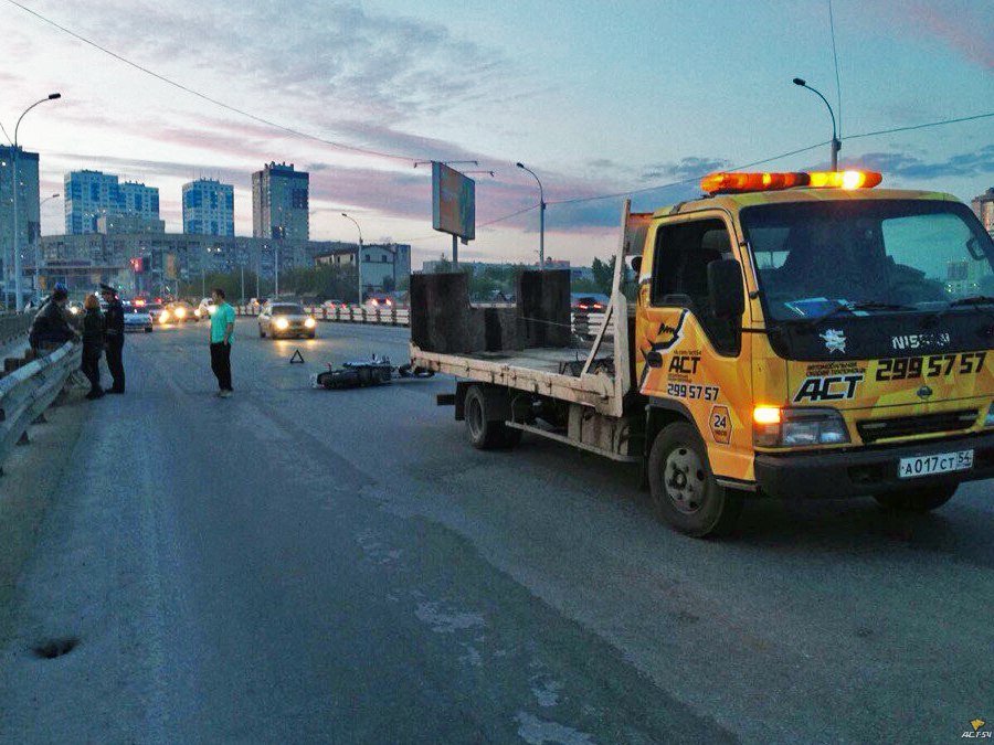 Пассажир мотоцикла погиб в ДТП в Новосибирске Пассажир мотоцикла погиб в ДТП в Новосибирске (3).jpg