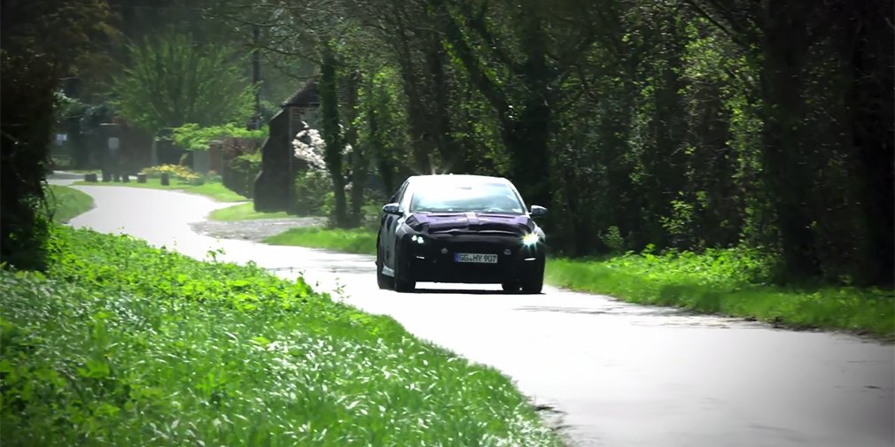 Спортивную версию Hyundai i30 испытывают на дорогах общего пользования.jpg