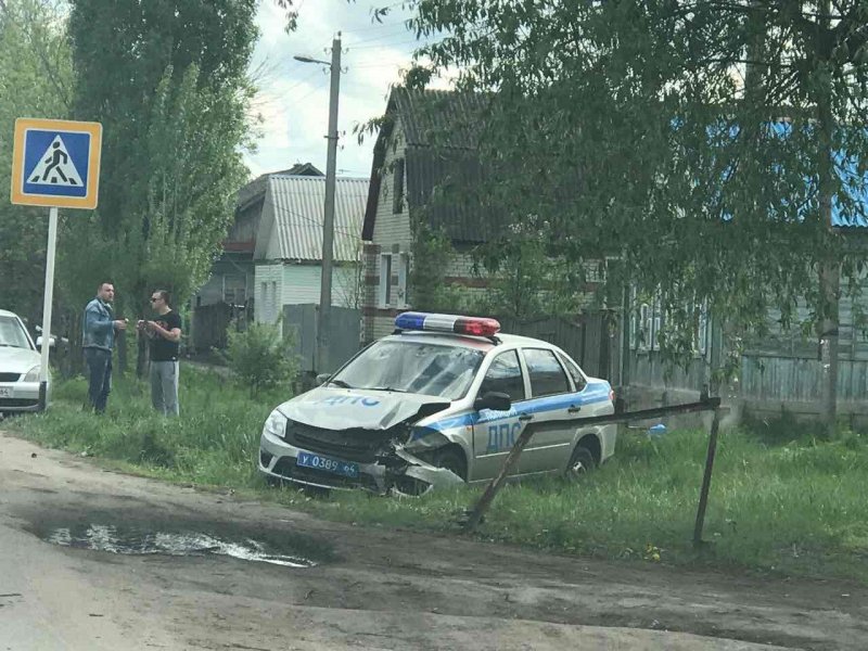 В Балашове в ДТП попал автомобиль ДПС В Балашове в ДТП попал автомобиль ДПС.jpg