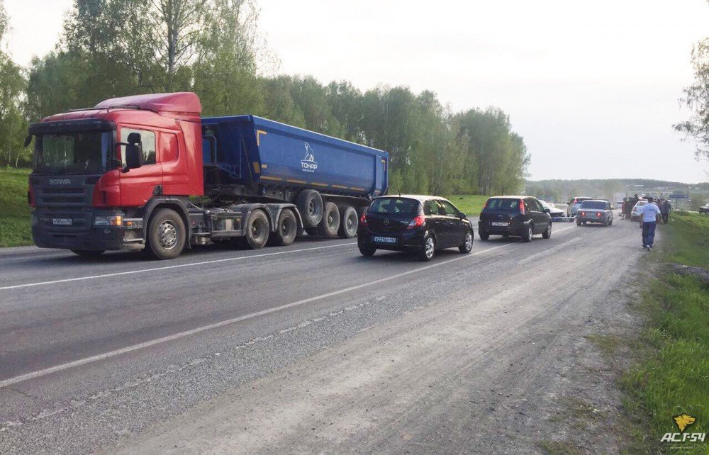 Под Новосибирском обгон по обочине привел к смерти пассажира иномарки (1).jpg