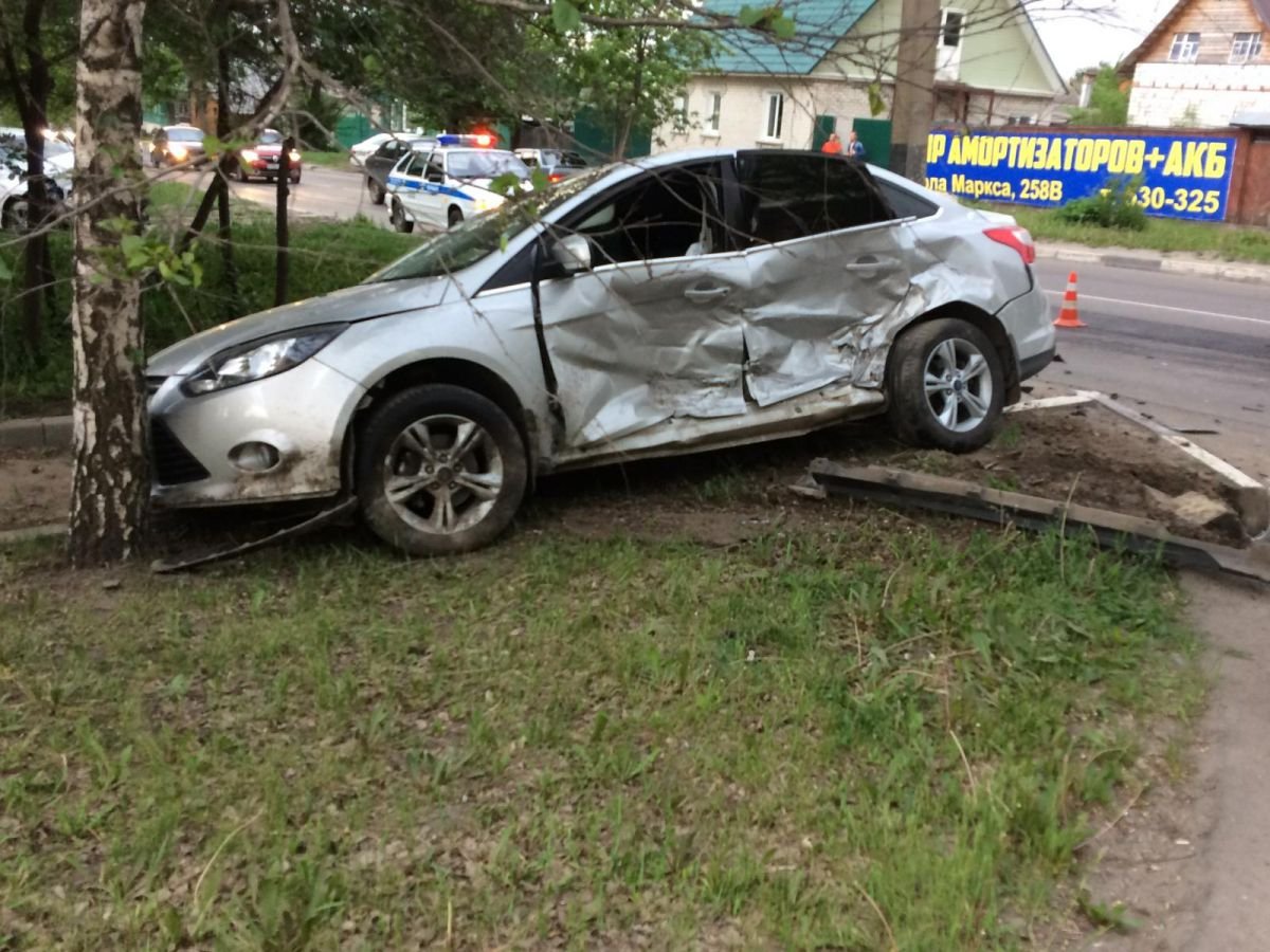В Тамбове пьяная девушка устроила ДТП В Тамбове пьяная девушка устроила ДТП (1).jpg