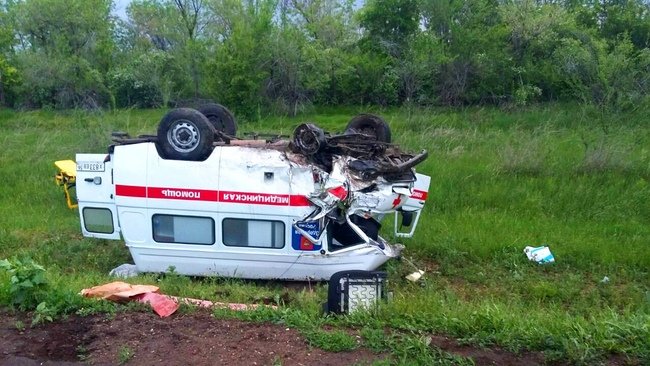 В ДТП со «скорой» под Оренбургом погибли два человека (2).jpg