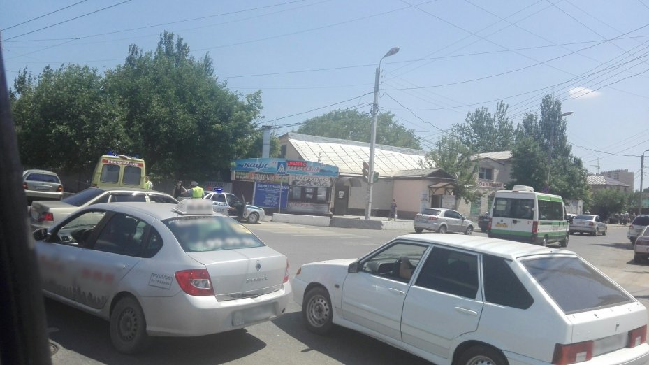 Беременная женщина пострадала в ДТП в Астрахани Беременная женщина пострадала в ДТП в Астрахани.jpg