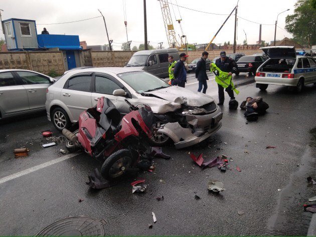 Авария с мотоциклом произошла на Уральской в Петербурге Авария с мотоциклом произошла на Урасльской в Петербурге (5).jpg