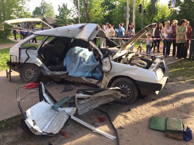 В страшном ДТП в Иванове погибла девушка и пострадал ребенок В страшном ДТП в Иванове погибла девушка и пострадал ребенок (3).jpg