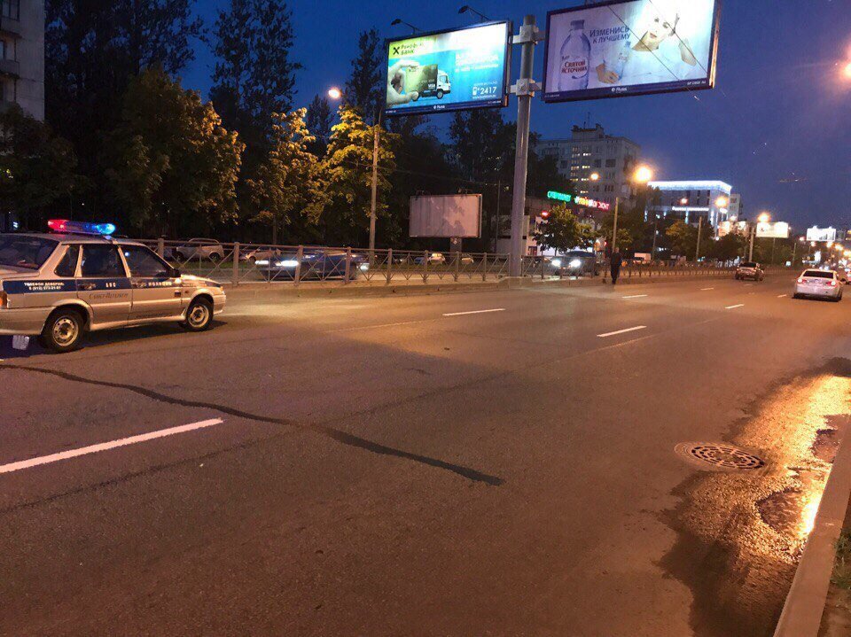 Мотоциклист погиб в результате ДТП на Заневском проспекте в Петербурге Мотоциклист погиб в результате ДТП на Заневском проспекте в Петербурге (5).JPG