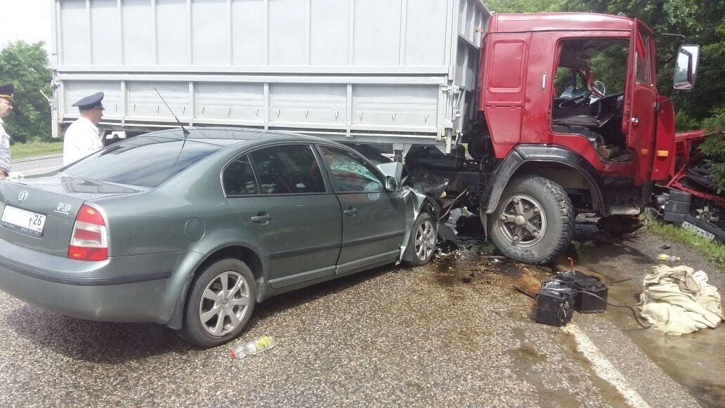 В ДТП с КАМАЗом на Ставрополье погибли два человека В ДТП с КАМАЗом на Ставрополье погибли два человека (1).jpeg