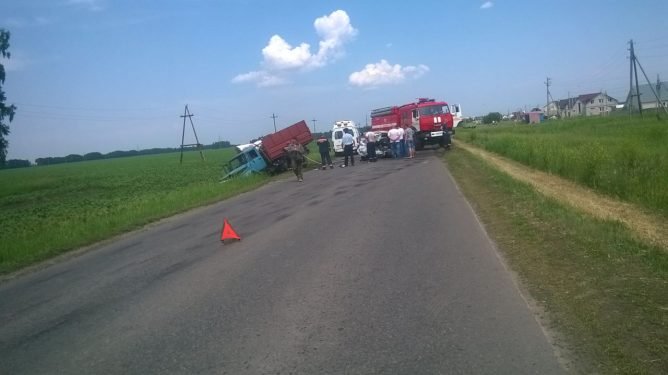 В Барнауле в ДТП с грузовиком погиб 21-летний водитель легковушки В Барнауле в ДТП с грузовиком погиб 21-летний водитель легковушки.jpg