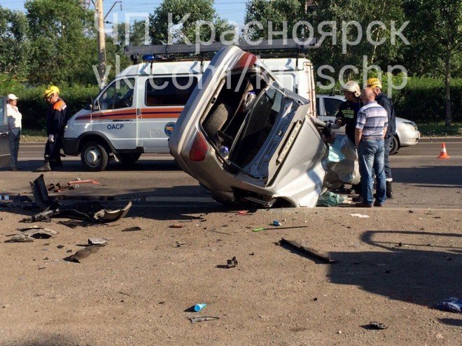 В Красноярске в тройном ДТП погиб молодой человек В Красноярске в тройном ДТП погиб молодой человек (6).jpg