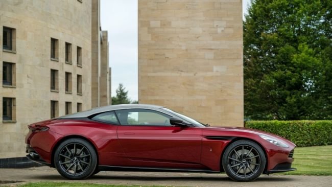 Эксклюзивный Aston Martin DB11 посвятили Королевской регате (5).jpg