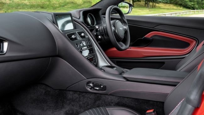 Эксклюзивный Aston Martin DB11 посвятили Королевской регате (3).jpg