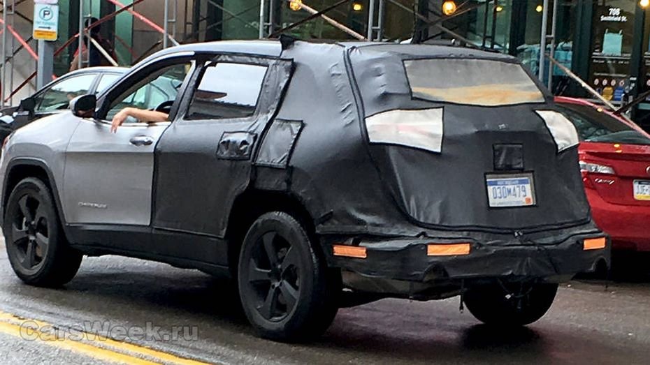 Обновленный Jeep Cherokee проходит тесты в США (1).jpg