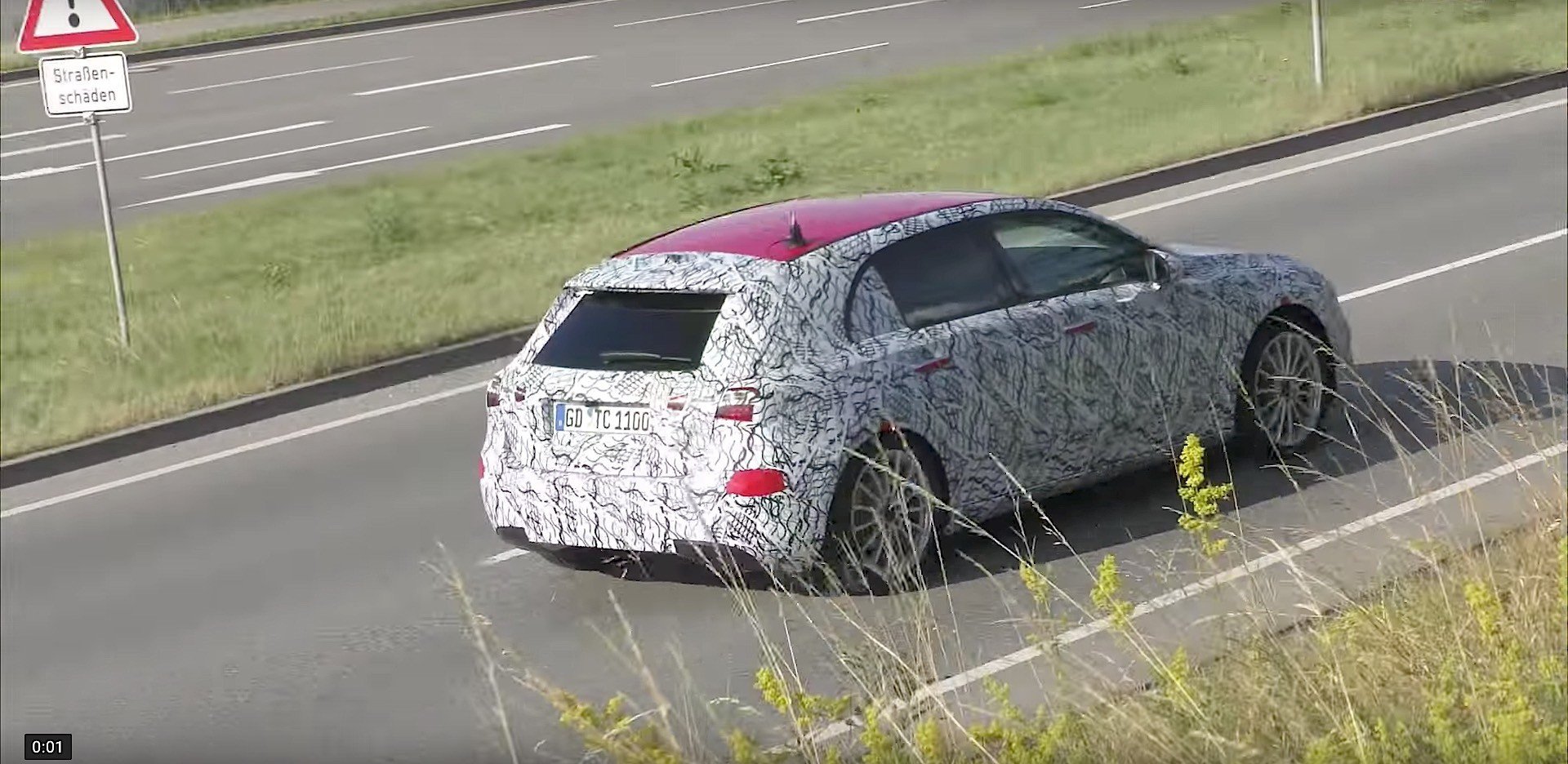 Фотошпионы выложили фото прототипов Mercedes-Benz A-Class 2018 (2).jpg