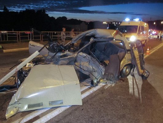 Два человека погибли в ДТП с ВАЗом и Audi в Белгороде.jpg