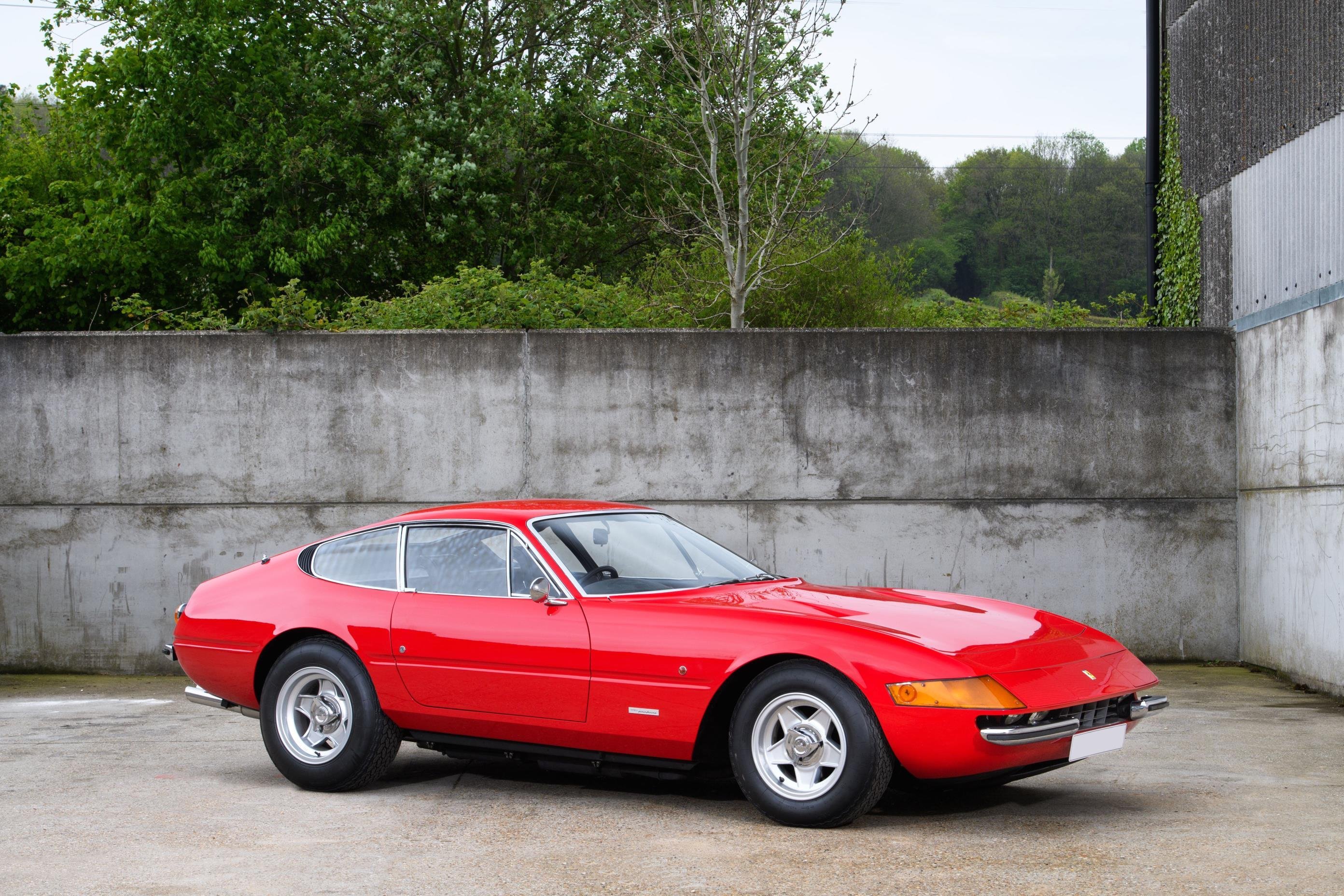 На аукционе будет продан Ferrari Daytona Элтона Джона (4).jpg