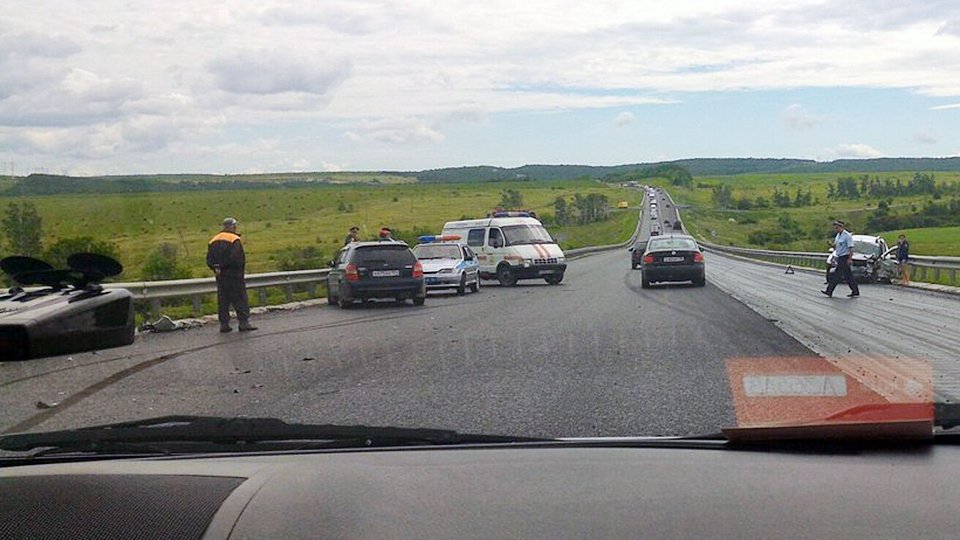 Трое детей пострадали в лобовом ДТП в Вольском районе Саратовской области.jpg
