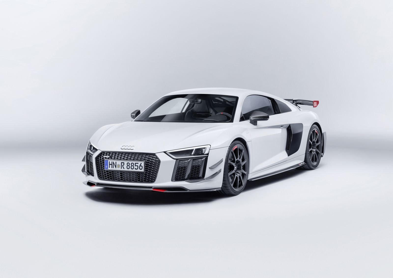 Audi представили пакет дополнений Sport Performance Parts для спорткаров TT RS и R8 (6).jpg