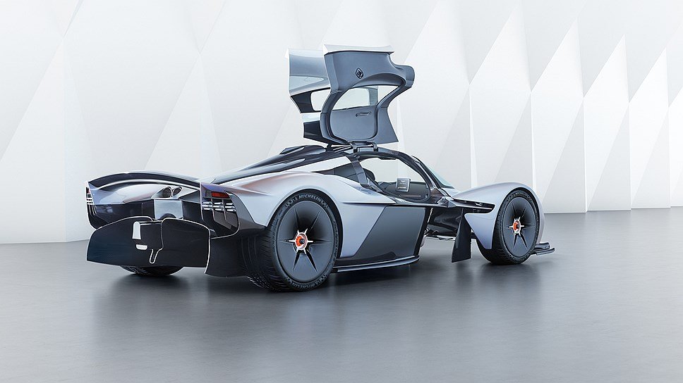 Aston Martin представили предсерийный гиперкар Valkyrie (5).jpg