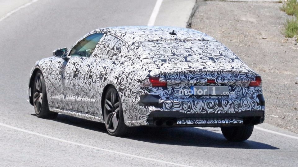 Спортивная версия Audi 7 проходит испытания (5).jpg