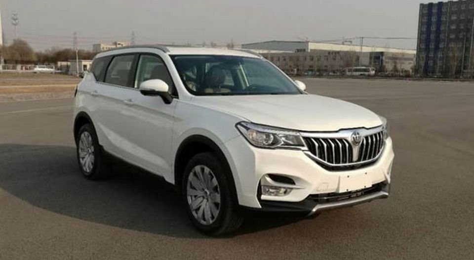 В Сети появились шпионские фото кроссовера Brilliance V6 (2).jpg