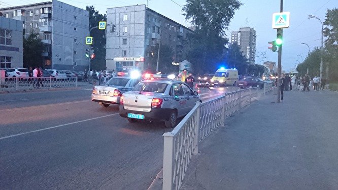 В Екатеринбурге при столкновении мотоцикла и ВАЗа погиб человек (2).jpg