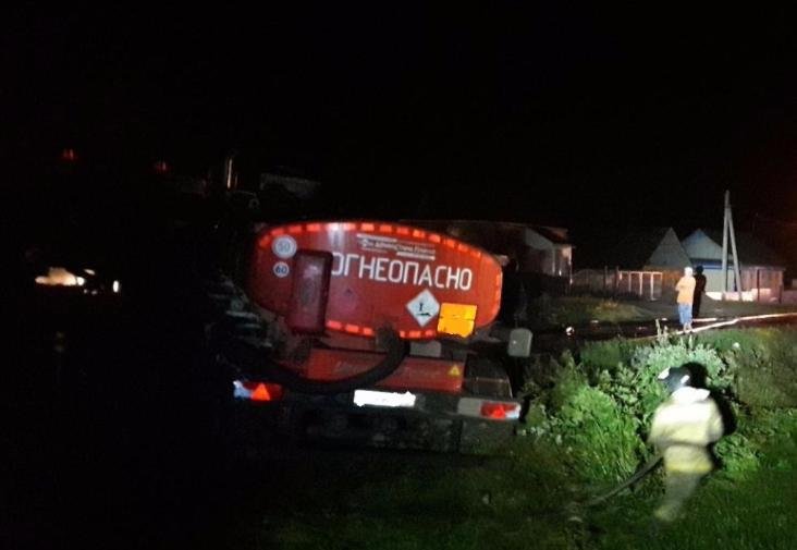 В Башкирии сгорели два "Камаза" - манипулятор и бензовоз Башкирия, ДТП с бенозовозом и манипулятором