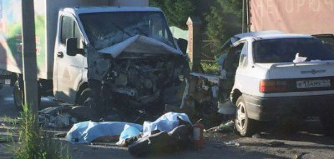 Два человека погибли в лобовом ДТП под Петербургом