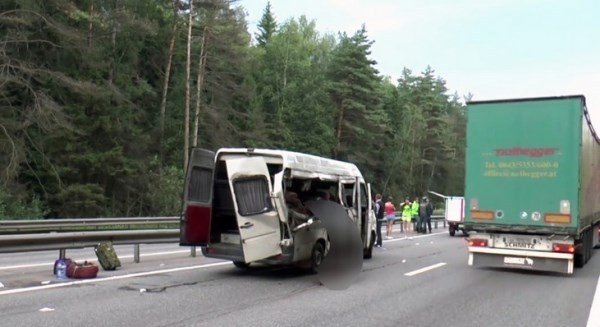 Три человека погибли в ДТП с микроавтобусом под Калугой (1).jpg