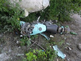 В Курске молодой мотоциклист погиб, врезавшись в трубу теплотрассы (2).jpg
