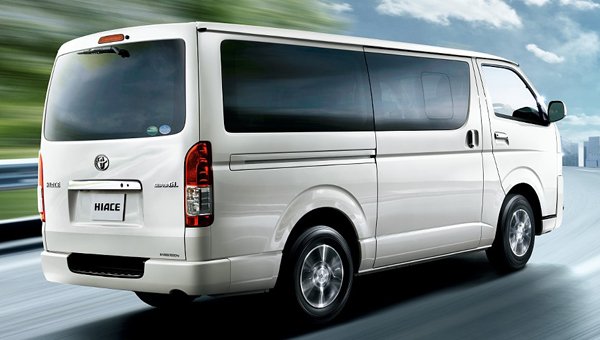 Обновленный микроавтобус Toyota Hiace выйдет на рынок в декабре (1).jpg