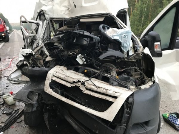 В ночном ДТП под Екатеринбургом один человек погиб и шестеро пострадали (3).jpg
