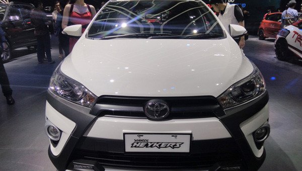 Toyota представила новый кроссовер Yaris Heykers (3).jpg