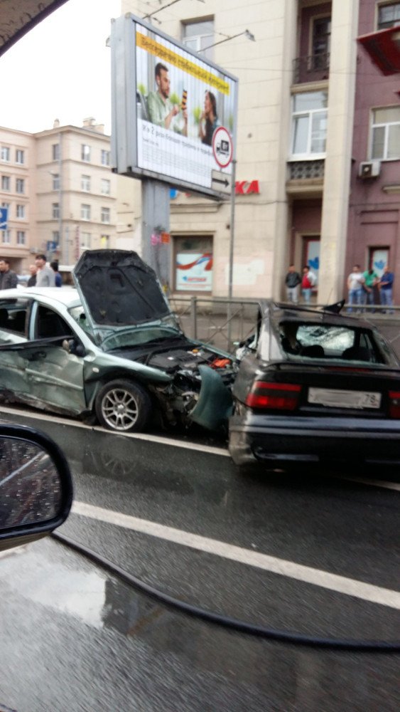 В тройном ДТП в Невском районе Петербурга пострадали два человека (6).jpg