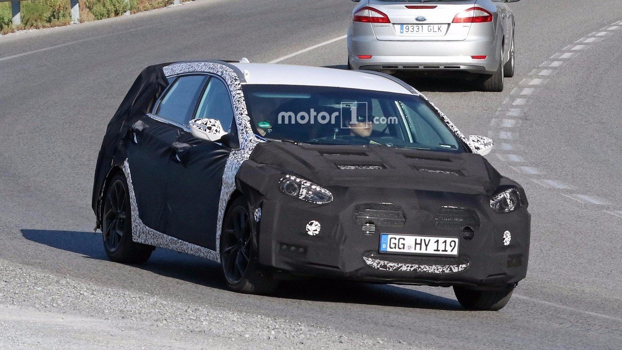 Новое поколение универсала Hyundai i40 было замечено на тестах (5).jpg