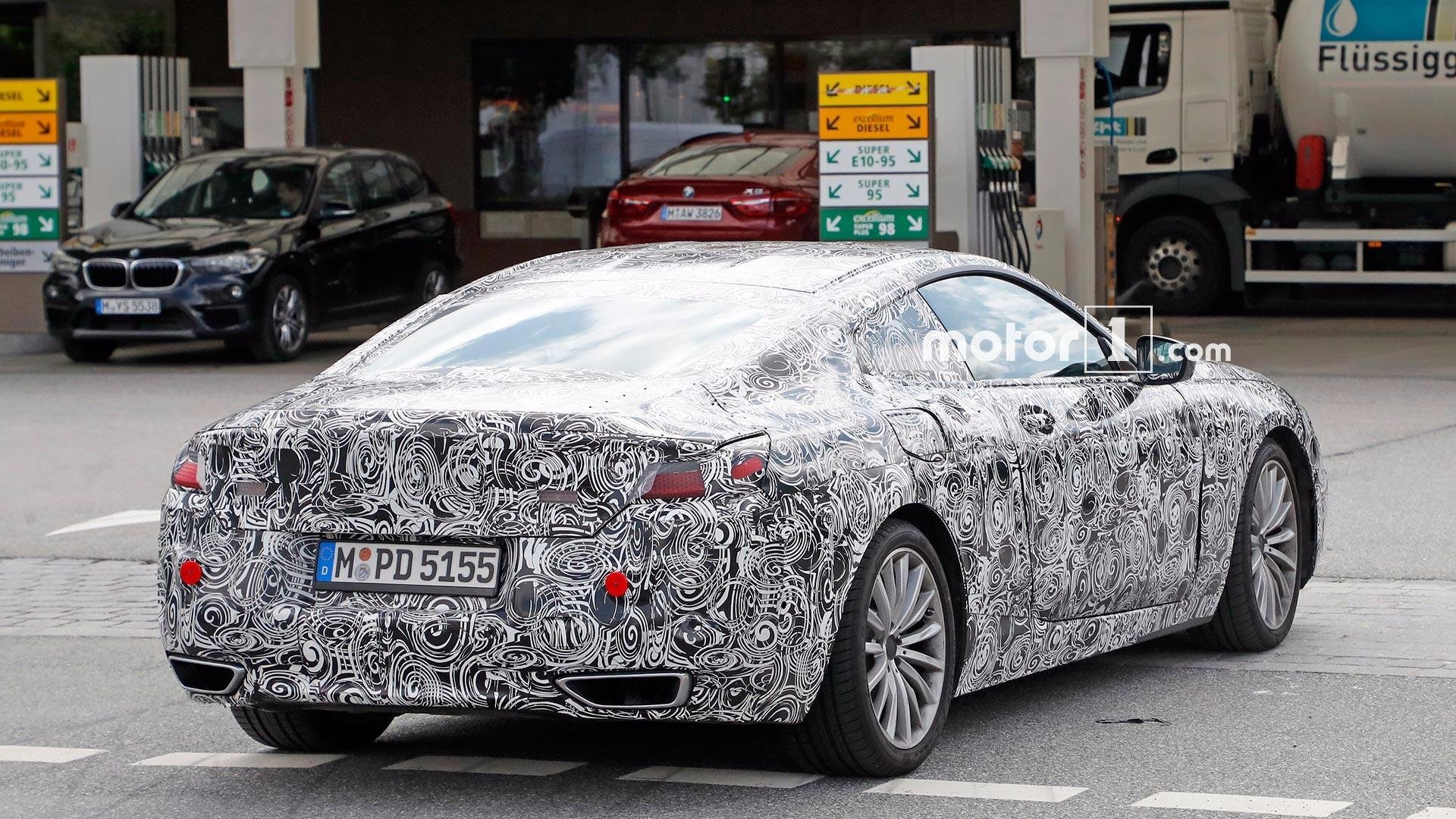 Шпионские фотографии BMW 8 Series "засветили" оптику нового купе фотографии нового купе BMW 8 Series с серийной оптикой