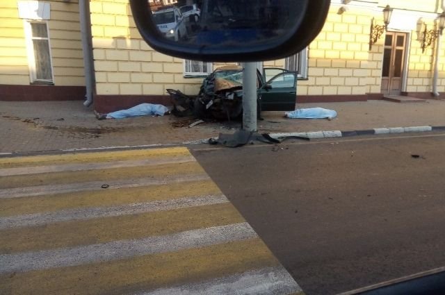 Два человека погибли в ДТП в центре Ярославля (3).jpg