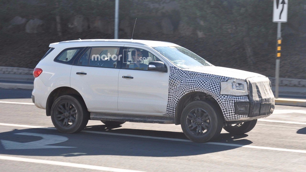 Возрожденный Ford Bronco замечен во время прохождения тестов (2).jpg